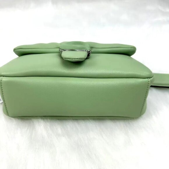 Coach Pillow Tabby Shoulder Bag 20 Leather Pale Pistachio - Picture 4 of 8